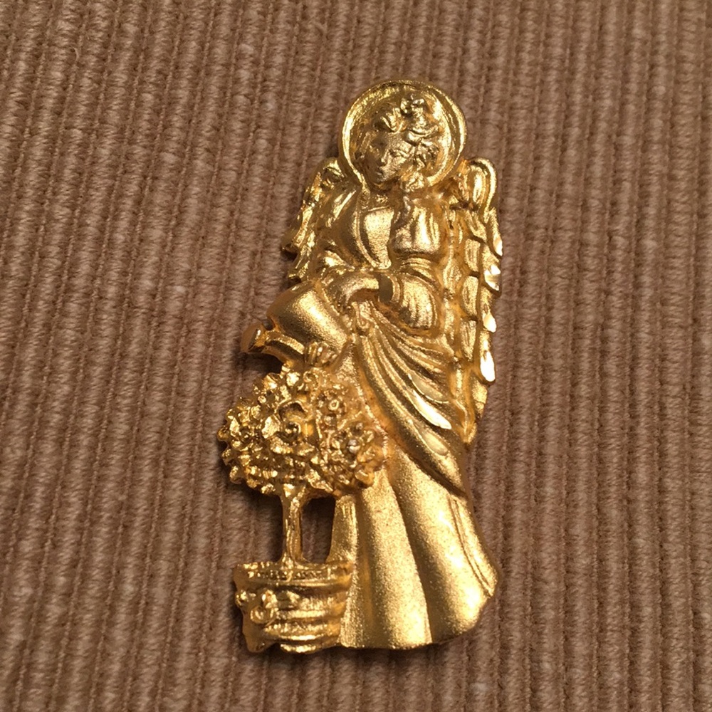 Gold Tone Angel w/Watering Can Topiary Pin Brooch